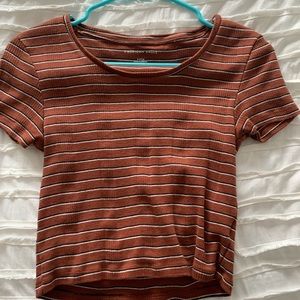 american eagle cropped tee
